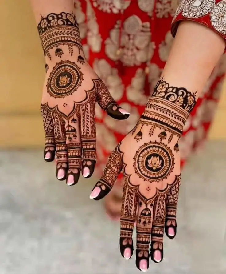 Back circle mehndi designs